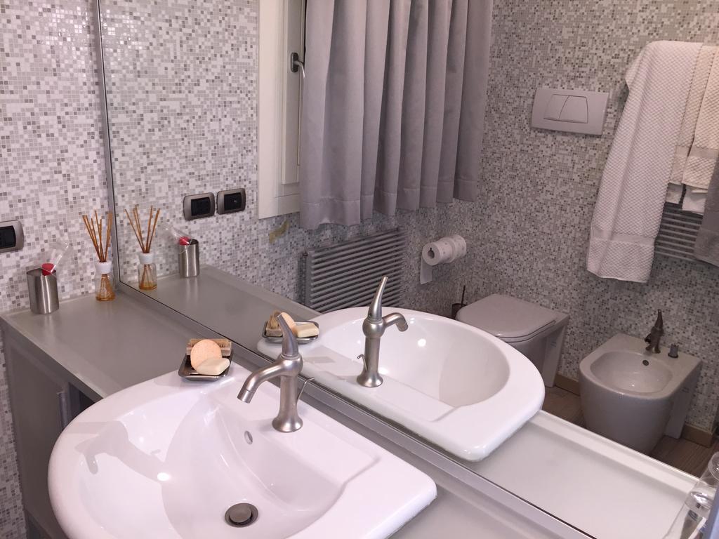 Ghetto Modern Apt For 4, Venice Apartment Bagian luar foto